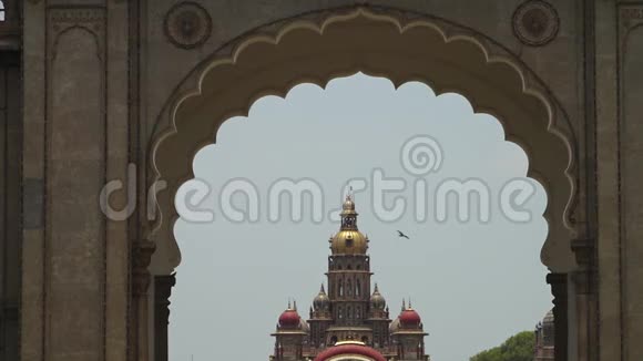 一座印度神庙的奇妙景色视频的预览图