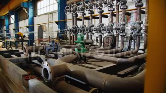 工厂输油管道系统视频的预览图