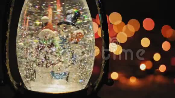 圣诞雪球灯笼和抽象照明背景视频的预览图