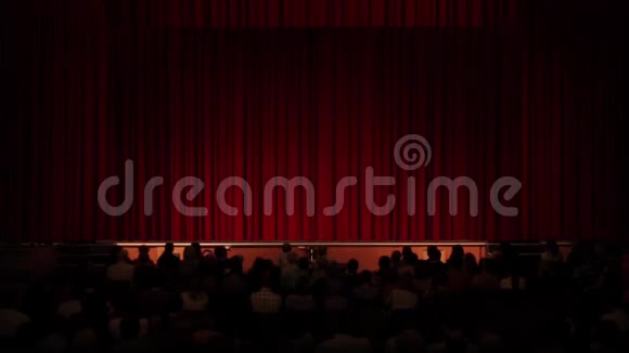 观众鼓掌剧院空台绿幕视频的预览图