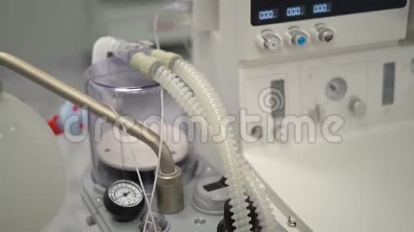 医院的现代化设备视频的预览图