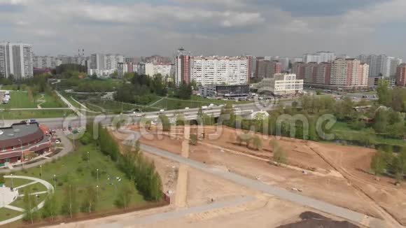 俄罗斯莫斯科Zelenograd郊区建筑工地清理土地视频的预览图
