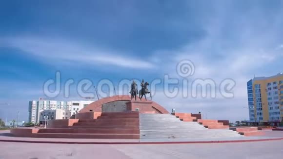 哈萨克英雄的纪念碑MakhambetUtemisov和Isat在阿提拉乌时间推移过度视频的预览图
