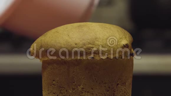 用奶油装饰蛋糕视频的预览图