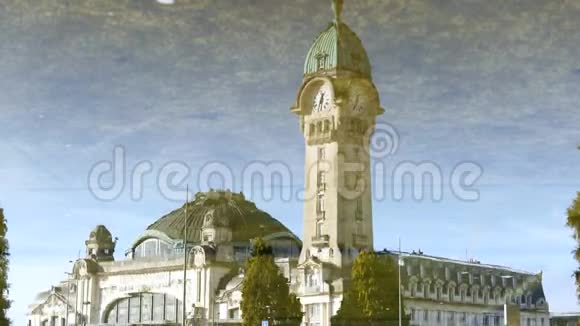 城市车站的反映利莫格斯法国视频的预览图