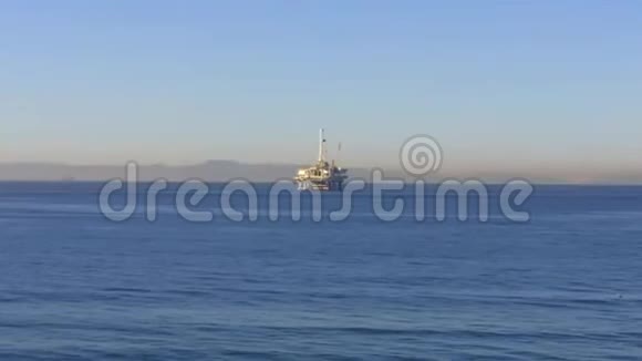 海洋石油钻井和开采钻机视频的预览图