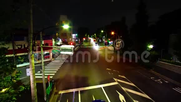 东京欧姆大道市中心街道的时间推移长时间曝光宽镜头倾斜视频的预览图