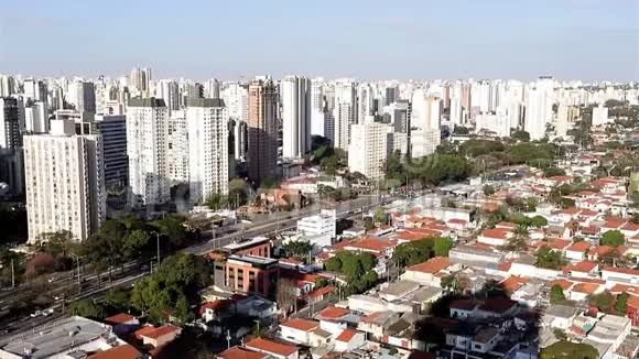 白天的大城市巴西圣保罗视频的预览图