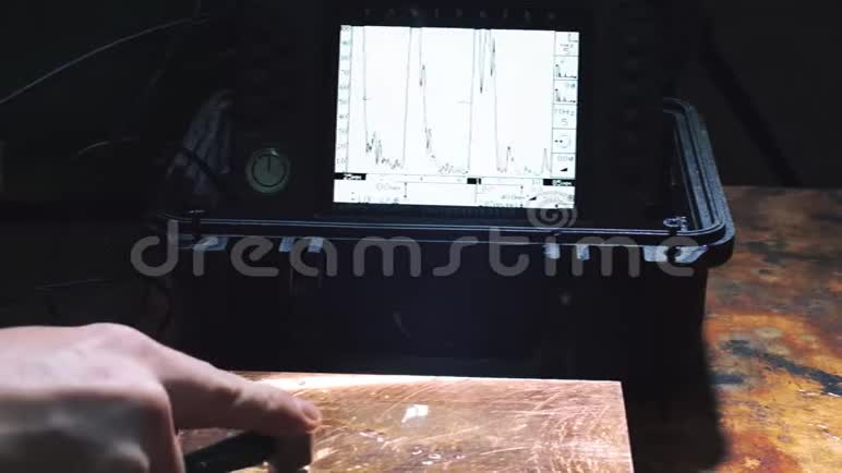 超声金属缺陷镜检查检查双金属钢坯焊接质量视频的预览图