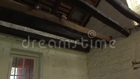 农场房子的旧天花板视频的预览图
