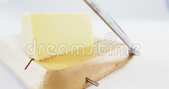 奶酪切片机切片奶酪视频的预览图