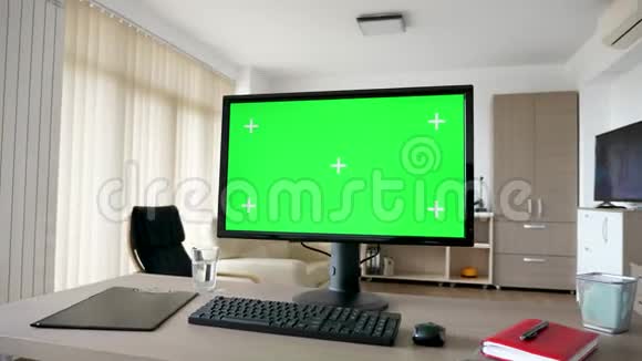 多利滑块镜头个人电脑与大绿屏色度模拟视频的预览图
