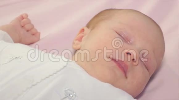 一个月宝宝睡觉视频的预览图