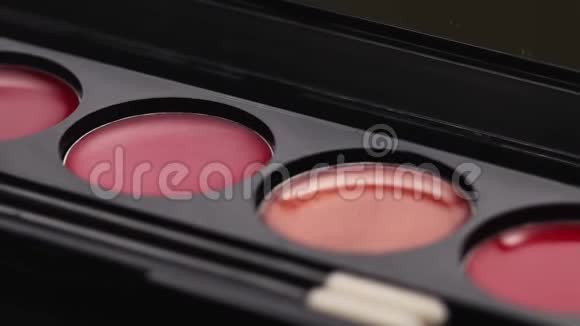 美容辅助用品装饰化妆品面部有机时尚色调口红唇粉红色勃艮第色妆g视频的预览图