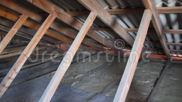 屋面桁架施工用木梁视频的预览图
