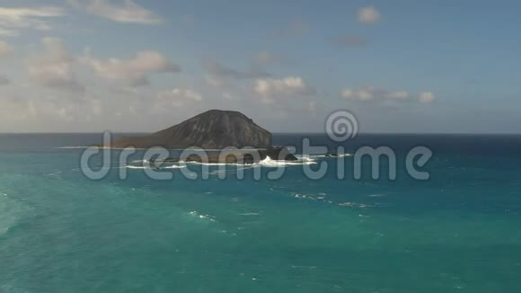 马纳纳岛从马卡布湖瞭望视频的预览图