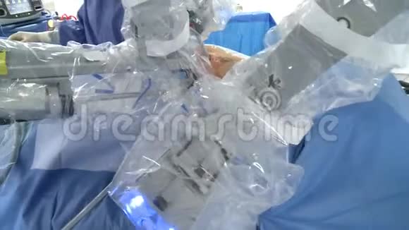 手术机器人侧视视频的预览图