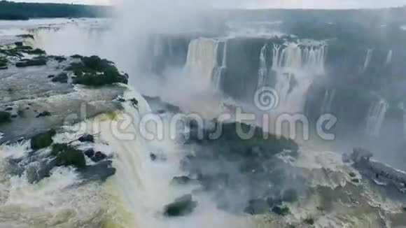 观伊瓜苏瀑布的落水什维列夫视频的预览图