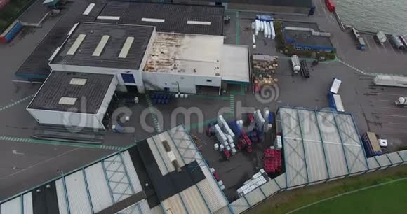 荷兰Dordrecht港口仓库鸟瞰图视频的预览图