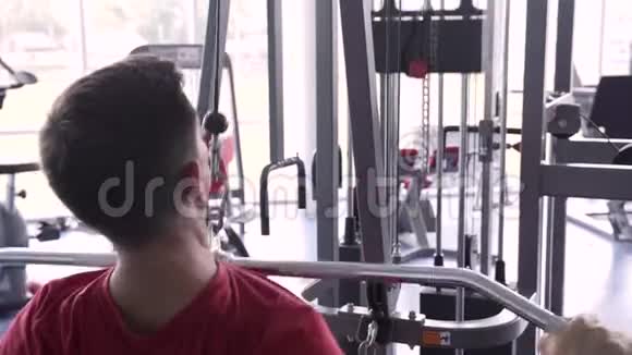 模拟机械手肌肉训练肩臂视频的预览图