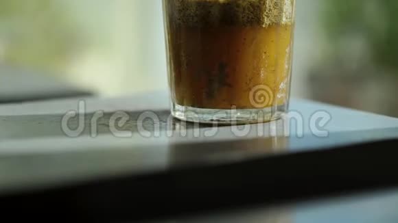 特别纯菜籽油玻璃的详细视图视频的预览图