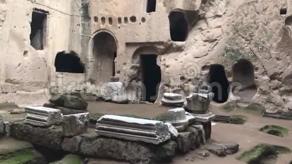 古穆斯勒地下修道院视频的预览图