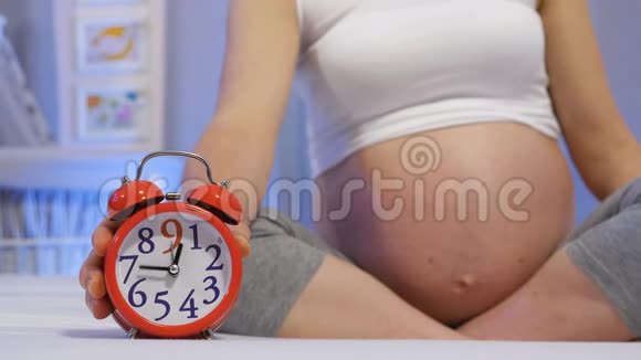 怀孕最后一个月的准妈妈视频的预览图