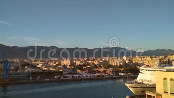 海港海湾和城市意大利巴勒莫视频的预览图