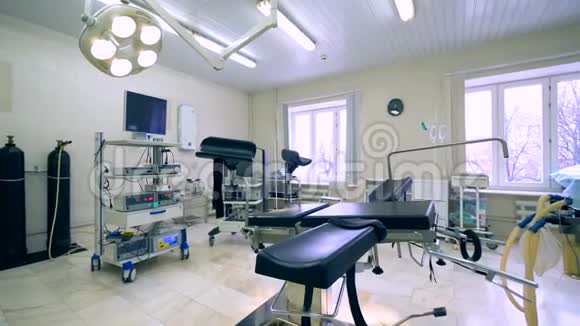 医院妇科室的宽视角里面有一把检查椅视频的预览图