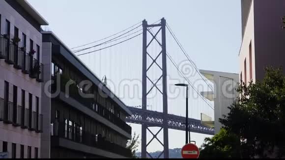 城市建筑全景与现代桥梁视频的预览图