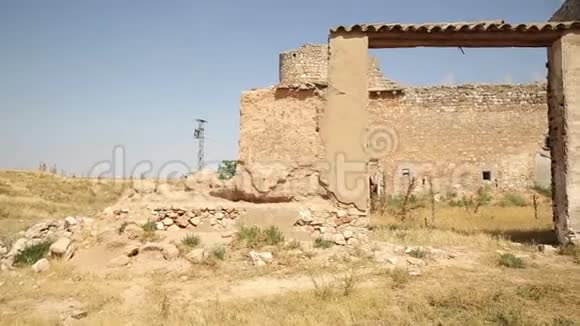 圣地亚哥德拉托雷村城堡废墟视频的预览图