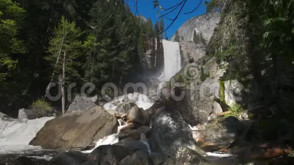 美国约塞米蒂国家公园的弗农瀑布视频的预览图