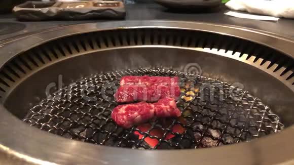 日本烧烤大阪视频的预览图