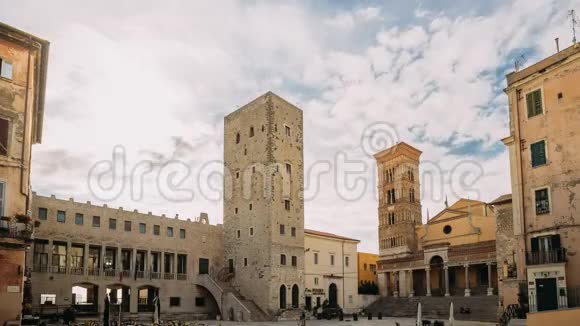 意大利特拉西纳圣凯萨利斯教堂著名的古建筑和文化地标视频的预览图