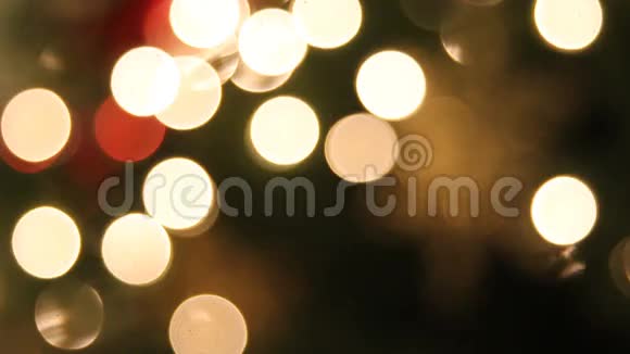 圣诞树灯与挂雪花装饰背景1080p视频的预览图
