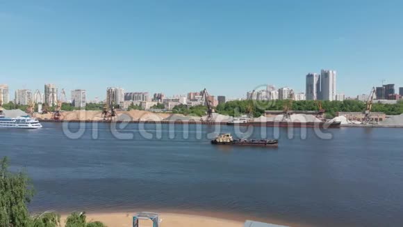 俄罗斯莫斯科莫斯科运河货运港口视频的预览图