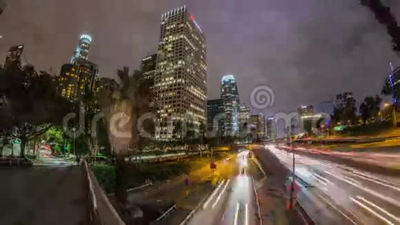 城市交通时间流逝洛杉矶视频的预览图