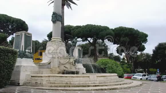 弗拉斯卡蒂意大利拉齐奥罗马省卡杜蒂纪念碑或战争纪念碑视频的预览图