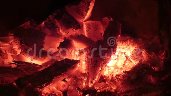 有标题的纸绝密在火中燃烧视频的预览图