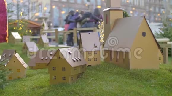 小木屋装饰圣诞节的房子视频的预览图