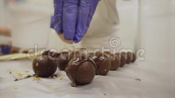 手工制作糖果甜点和巧克力蛋糕面包制品面粉糖果制作手工制作视频的预览图