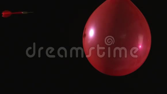 戴特穿红气球慢动作视频的预览图