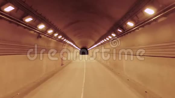 汽车隧道空车隧道夜间隧道射击视频的预览图