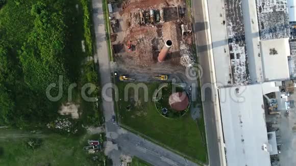 工厂大厦的鸟瞰图被拆除视频的预览图