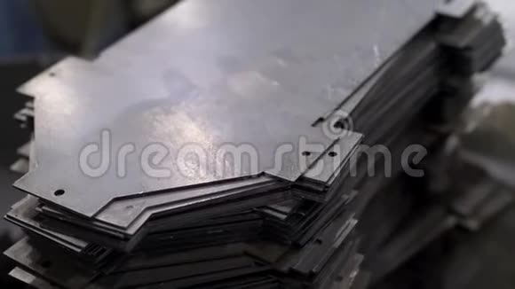 金属零件切割后工艺视频的预览图