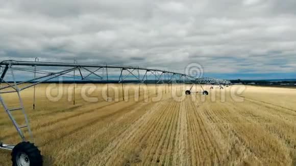农田灌溉系统视图顶部视图视频的预览图