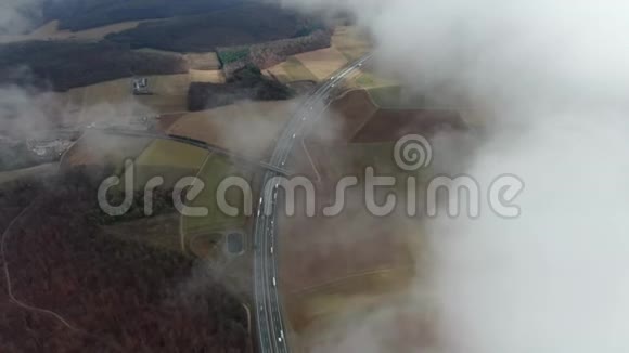 德国一条高速公路的空中镜头4k视频的预览图