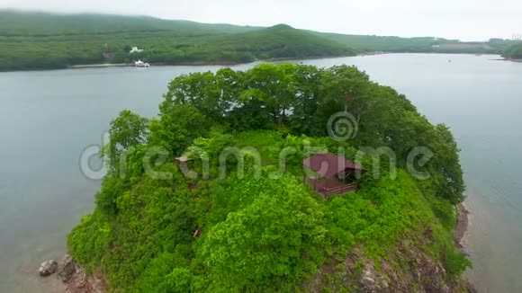 用帕彭伯格小岛鸟瞰海景视频的预览图