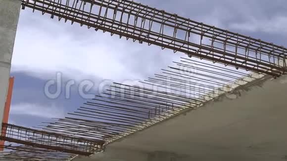 住宅建筑施工钢筋混凝土封闭业建设和发展视频的预览图