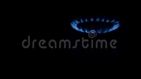 燃烧气体蓝火厨房煤气灶视频的预览图